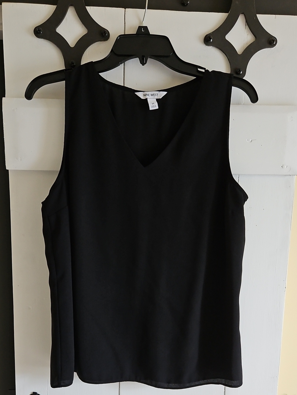 Nine West Black V-Neck Sleeveless Shell Top